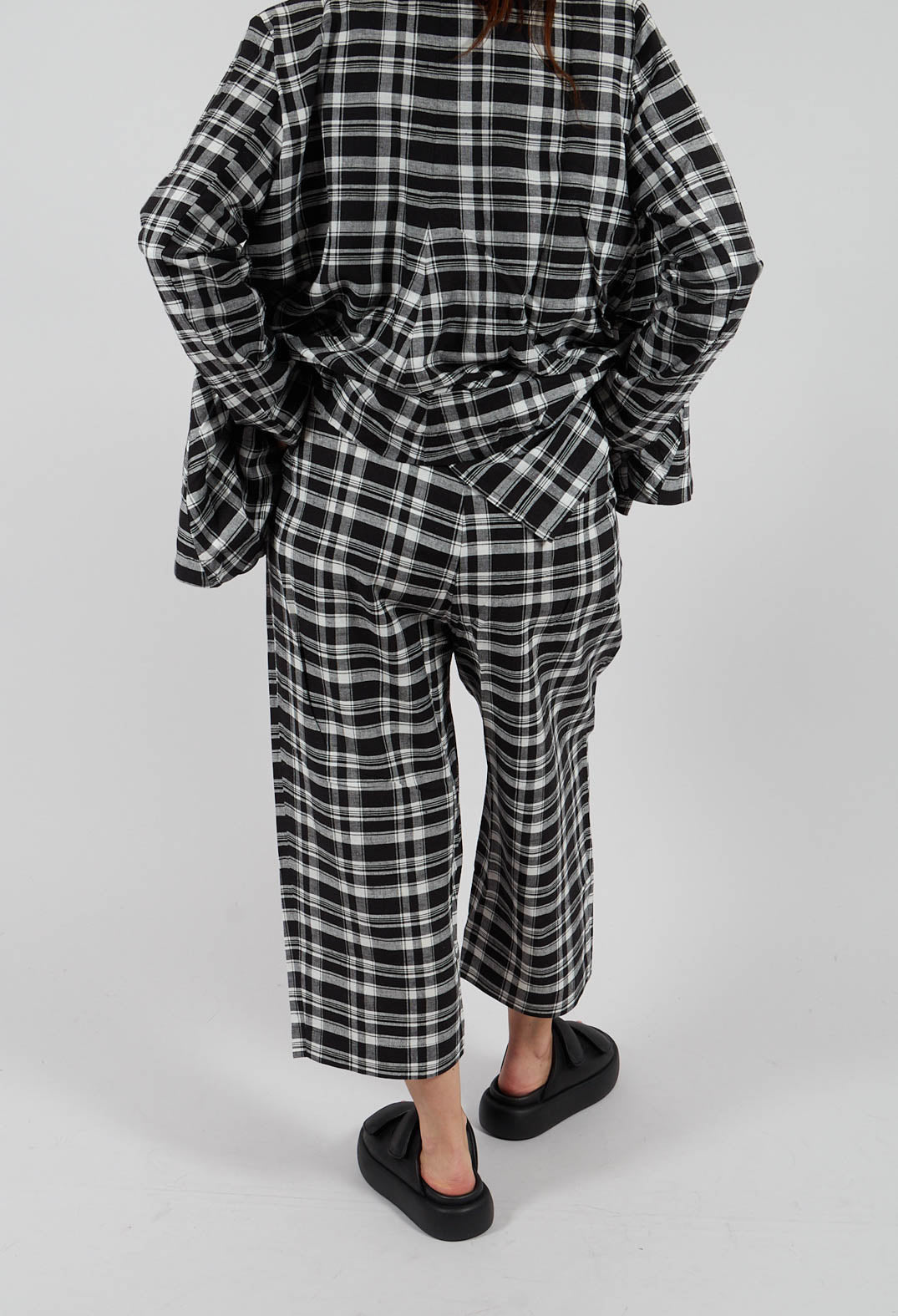 Plaid Elastic Waist Trousers in Black and White Quadro
