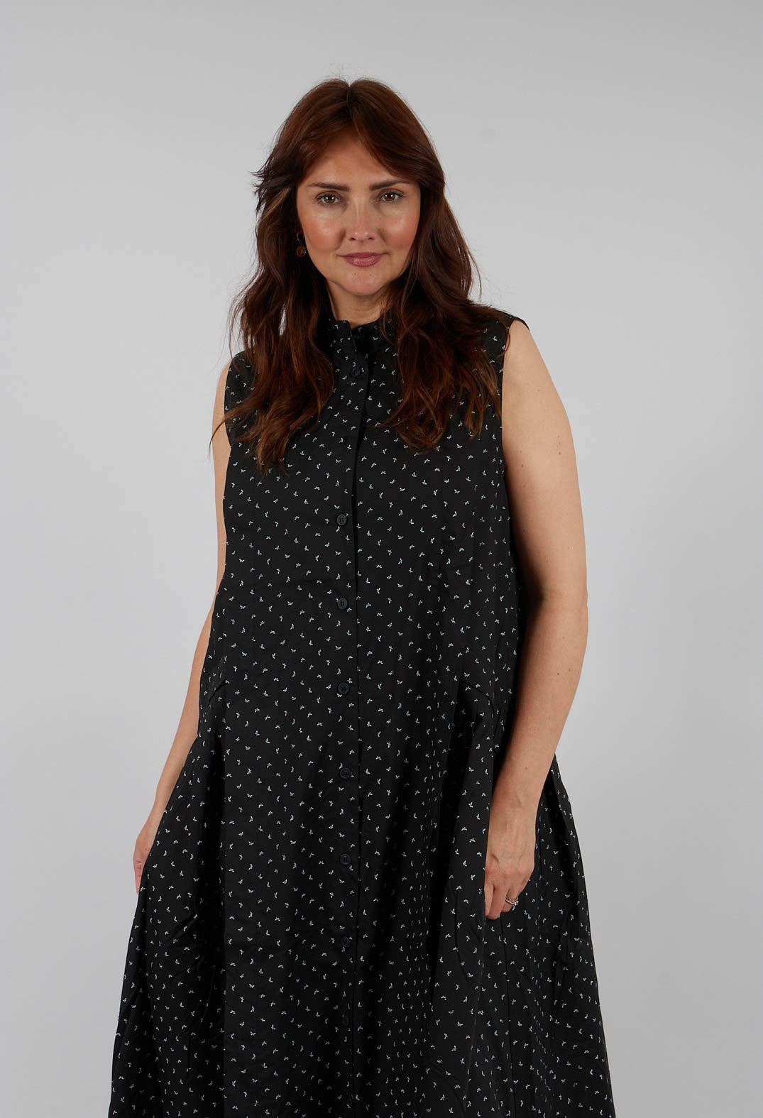 Cotton Sleeveless Pleat Midi Dress in Leaves Print