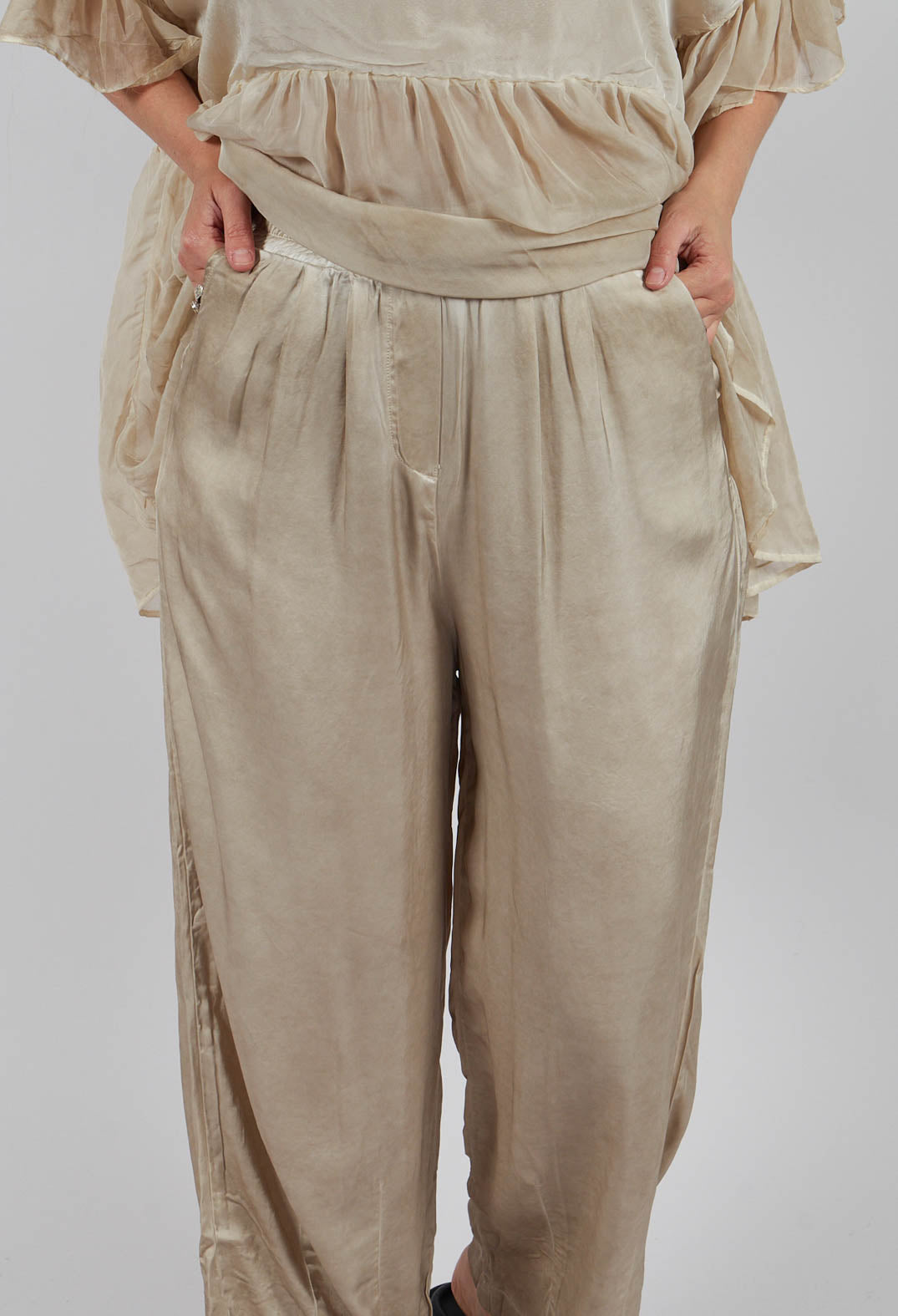 Dart Hem Trousers in Gold