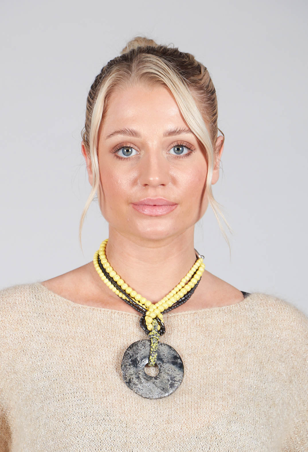 Howlite Necklace in Yellow