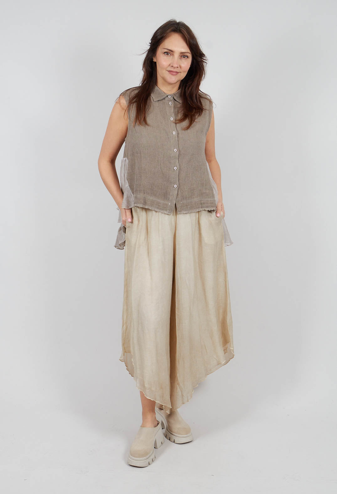 Sleeveless Gillet in Mushroom