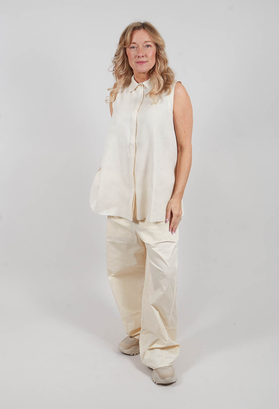 Sleeveless Vest in Natural