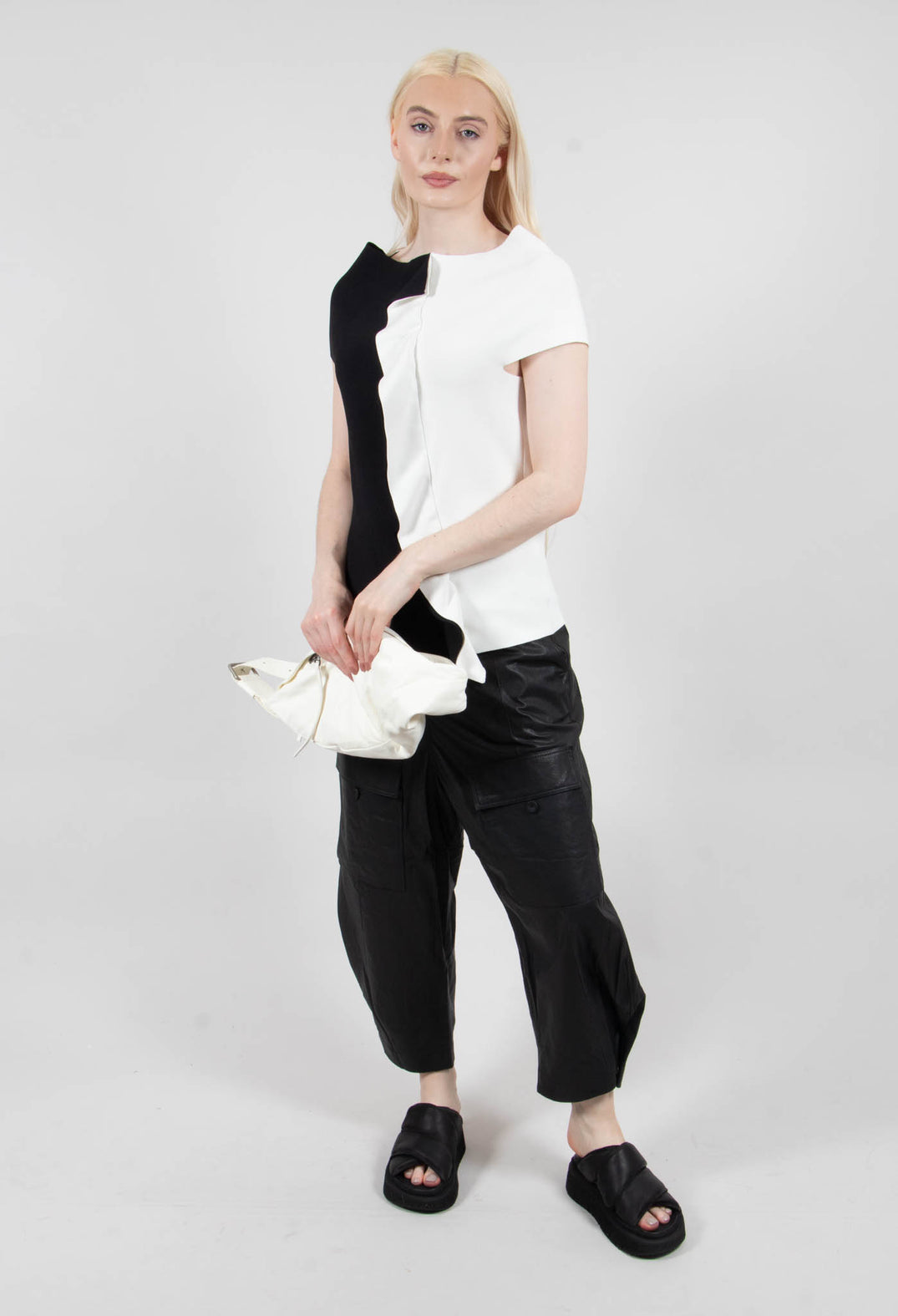 Daisy Sweater in Nero and Pomice