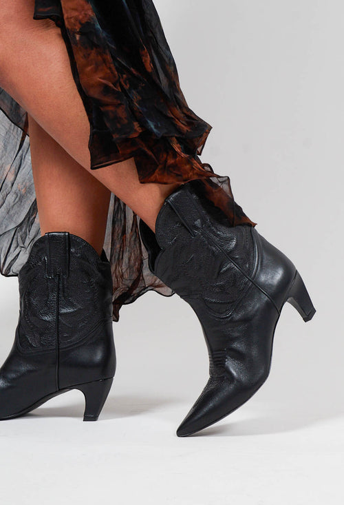 Holly Boots in Black