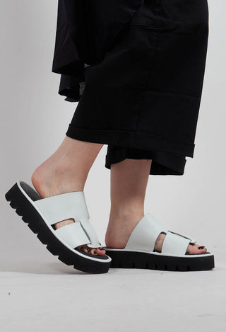 Cut Out Sliders in Gasoline Bianco Ottico