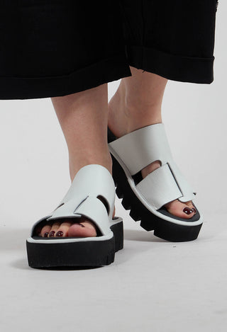 Cut Out Sliders in Gasoline Bianco Ottico