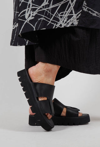 Cut Out Sliders in Gasoline Nero