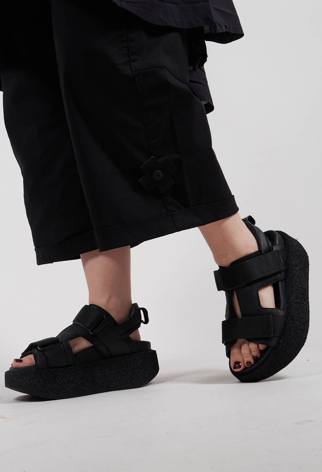 Platform Sole Sandals in Gasoline Nero