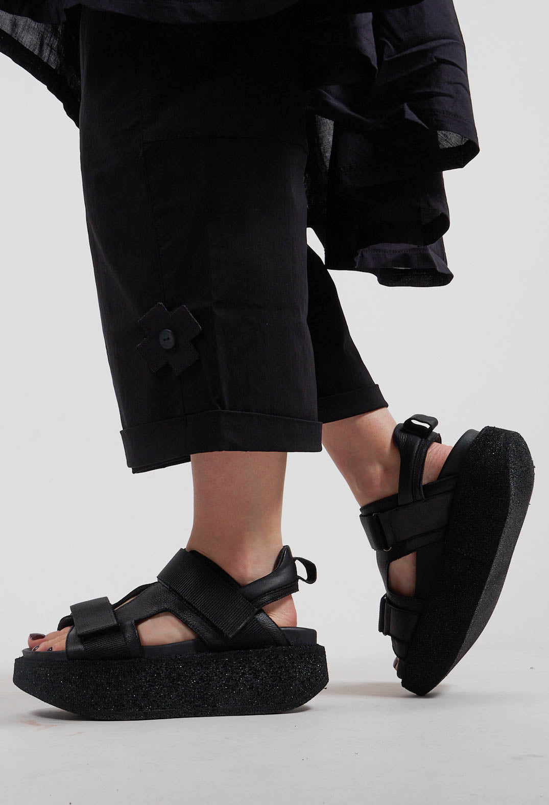 Platform Sole Sandals in Gasoline Nero