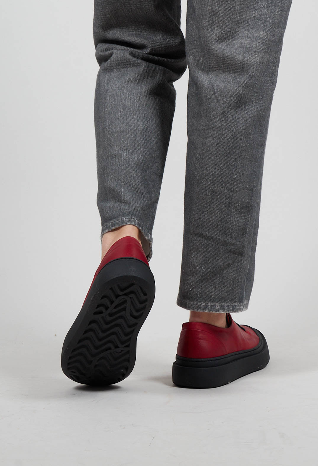Lace Up Pumps in Gasoline Rosso