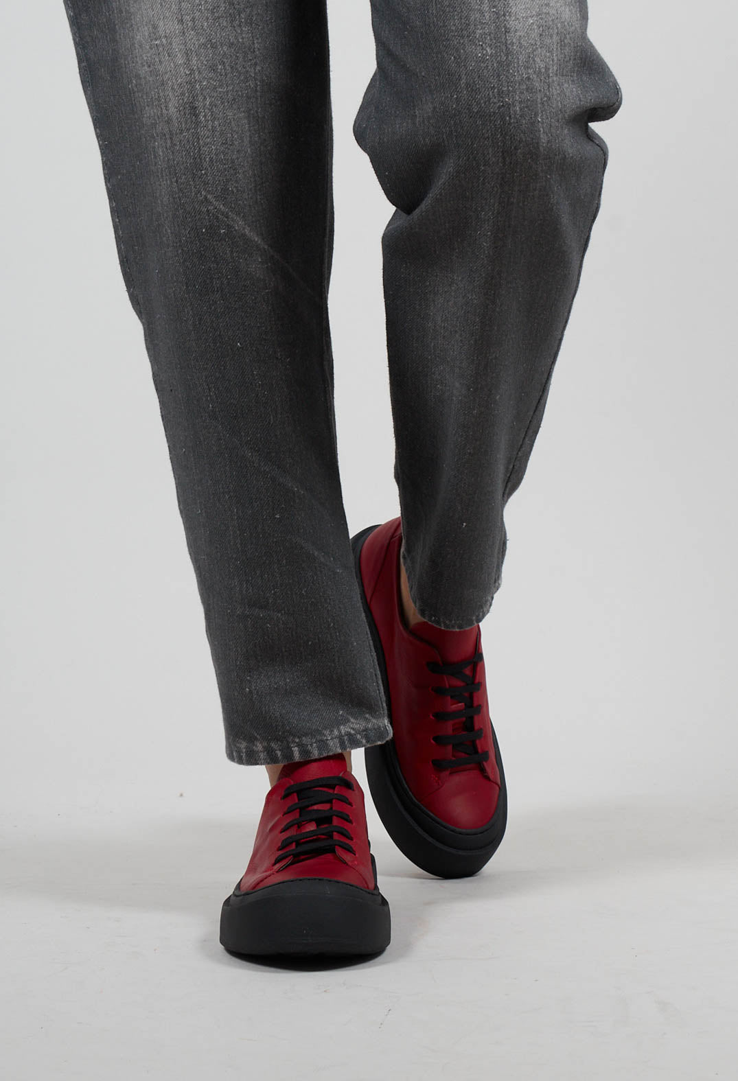 Lace Up Pumps in Gasoline Rosso