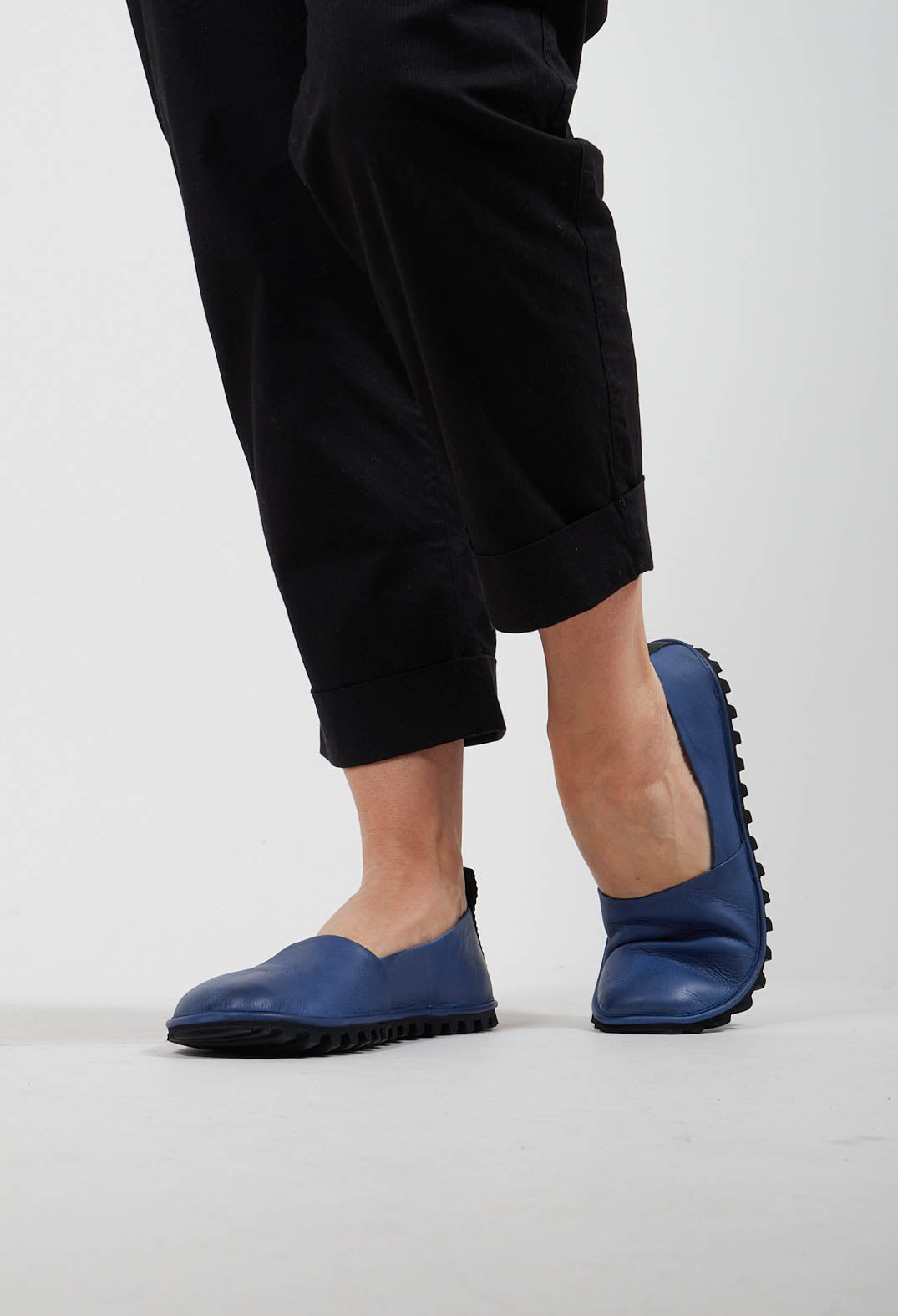 Flat Shoes in Gasoline Blu Indemoniato