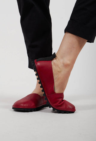 Flat Shoes in Gasoline Rosso