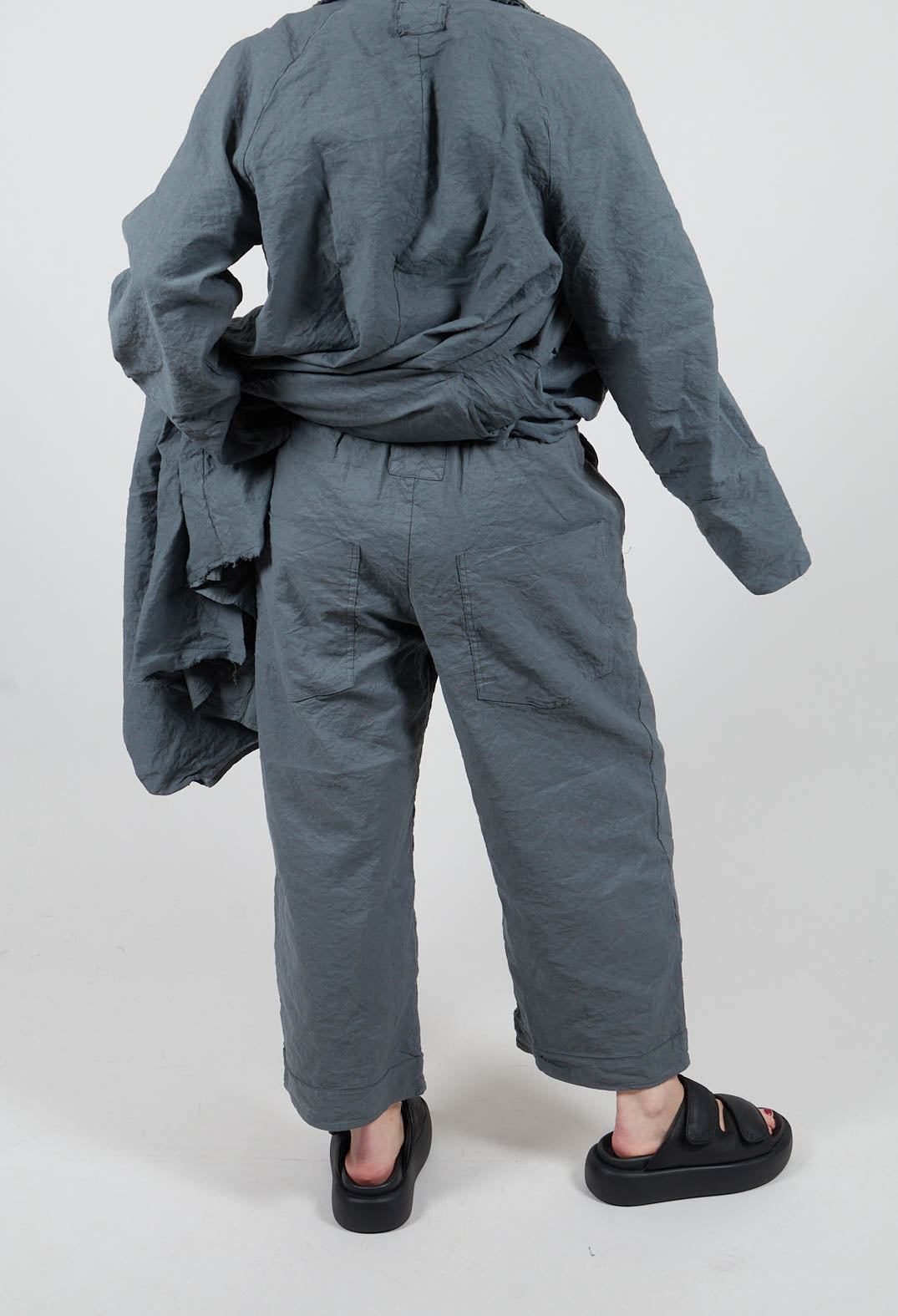 Cropped Trousers in Asfalto
