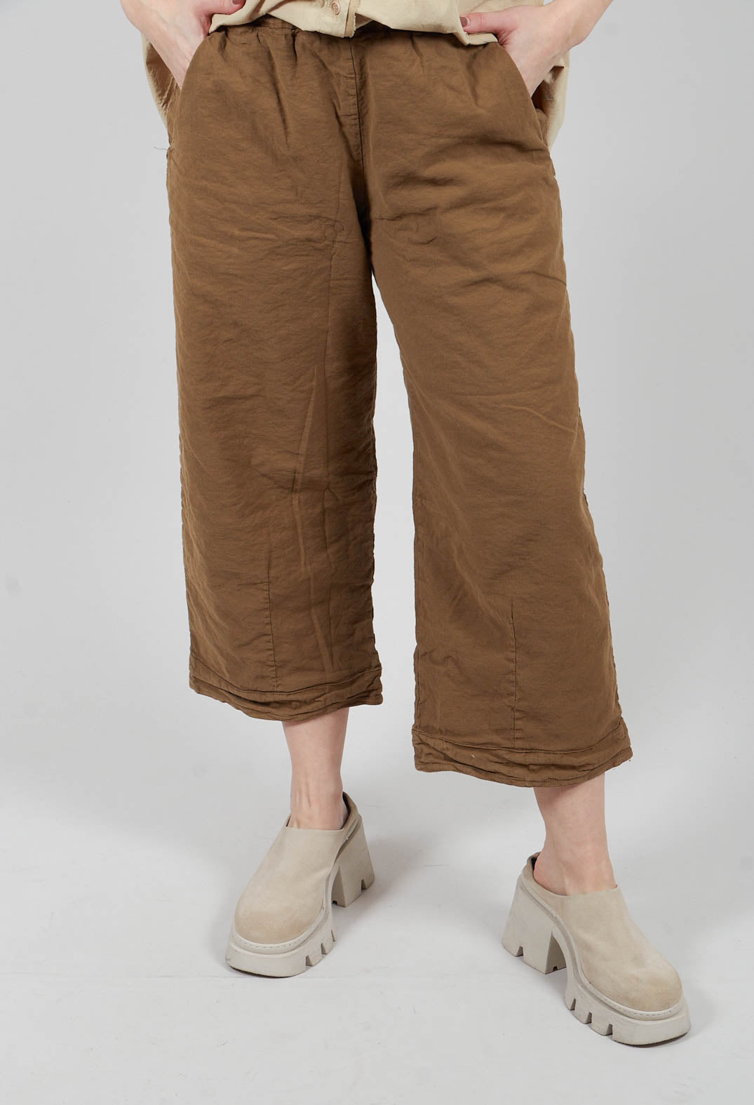 Cropped Trousers in Legno