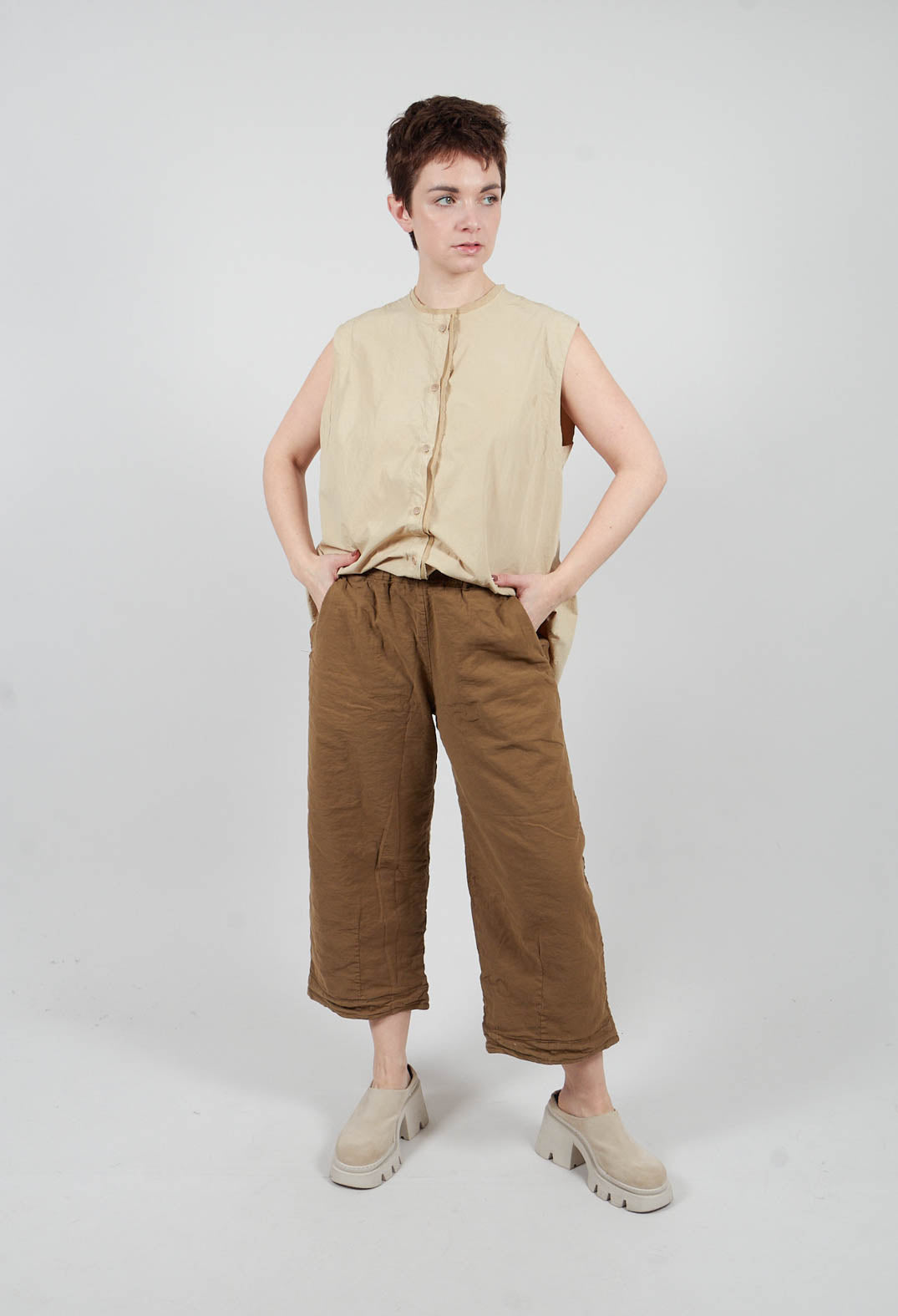 Cropped Trousers in Legno