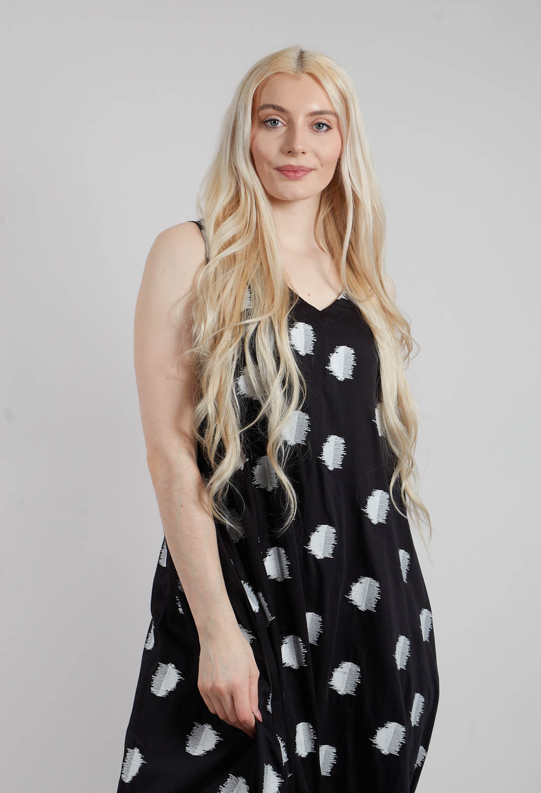 Tova Sleevesless Dress in Black