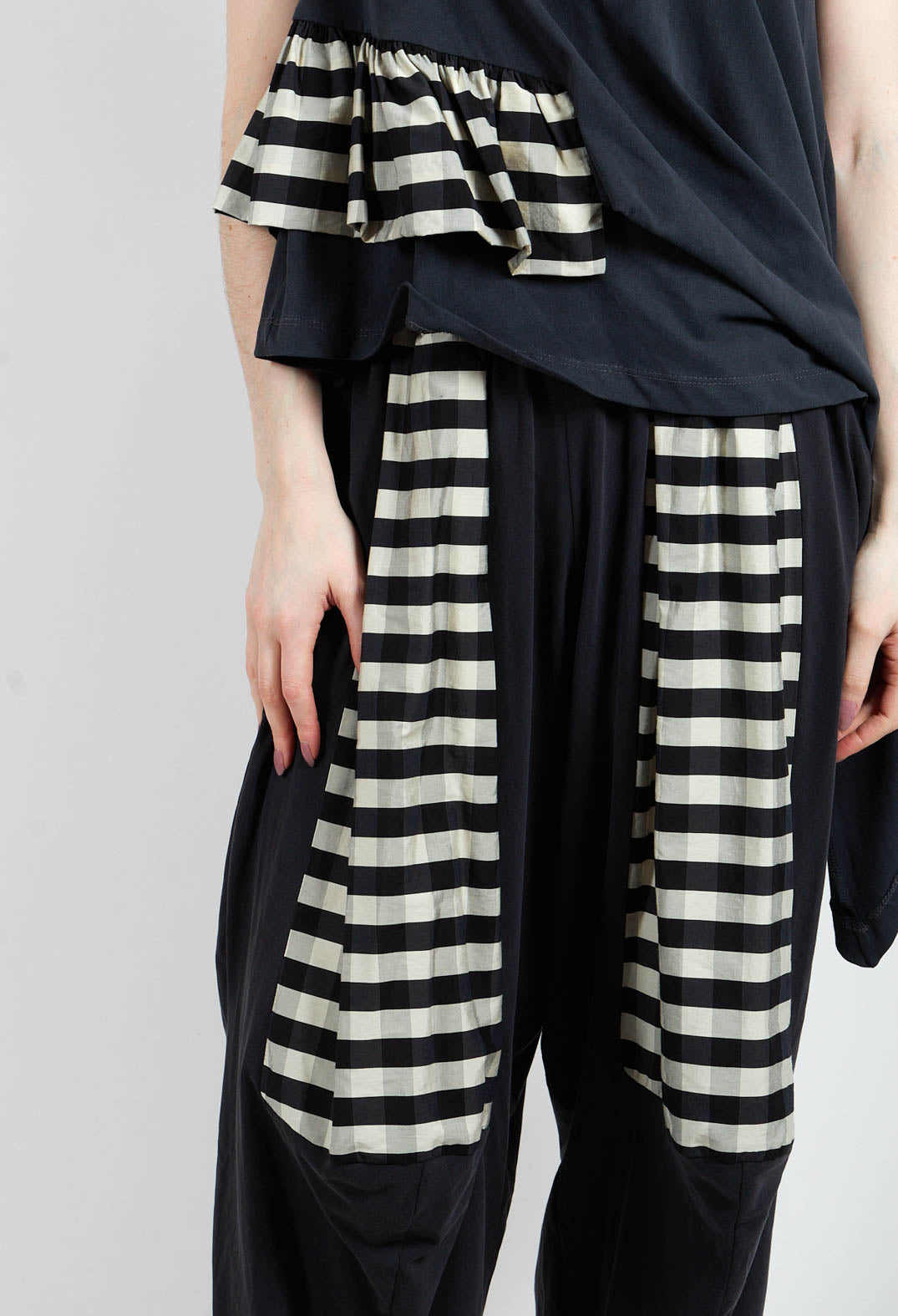 Ziv Trousers in Gray