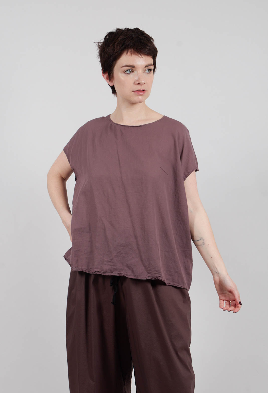 Sleeveless T-Shirt TL in Mauve
