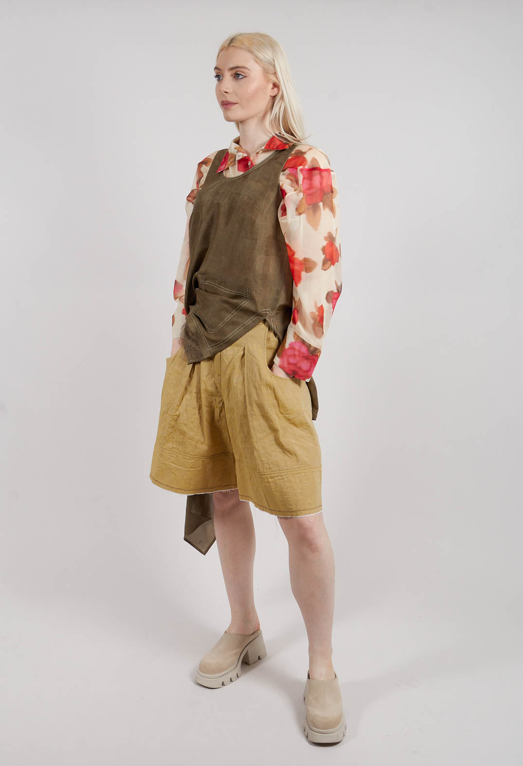 Bring Loingline Shorts in Khaki