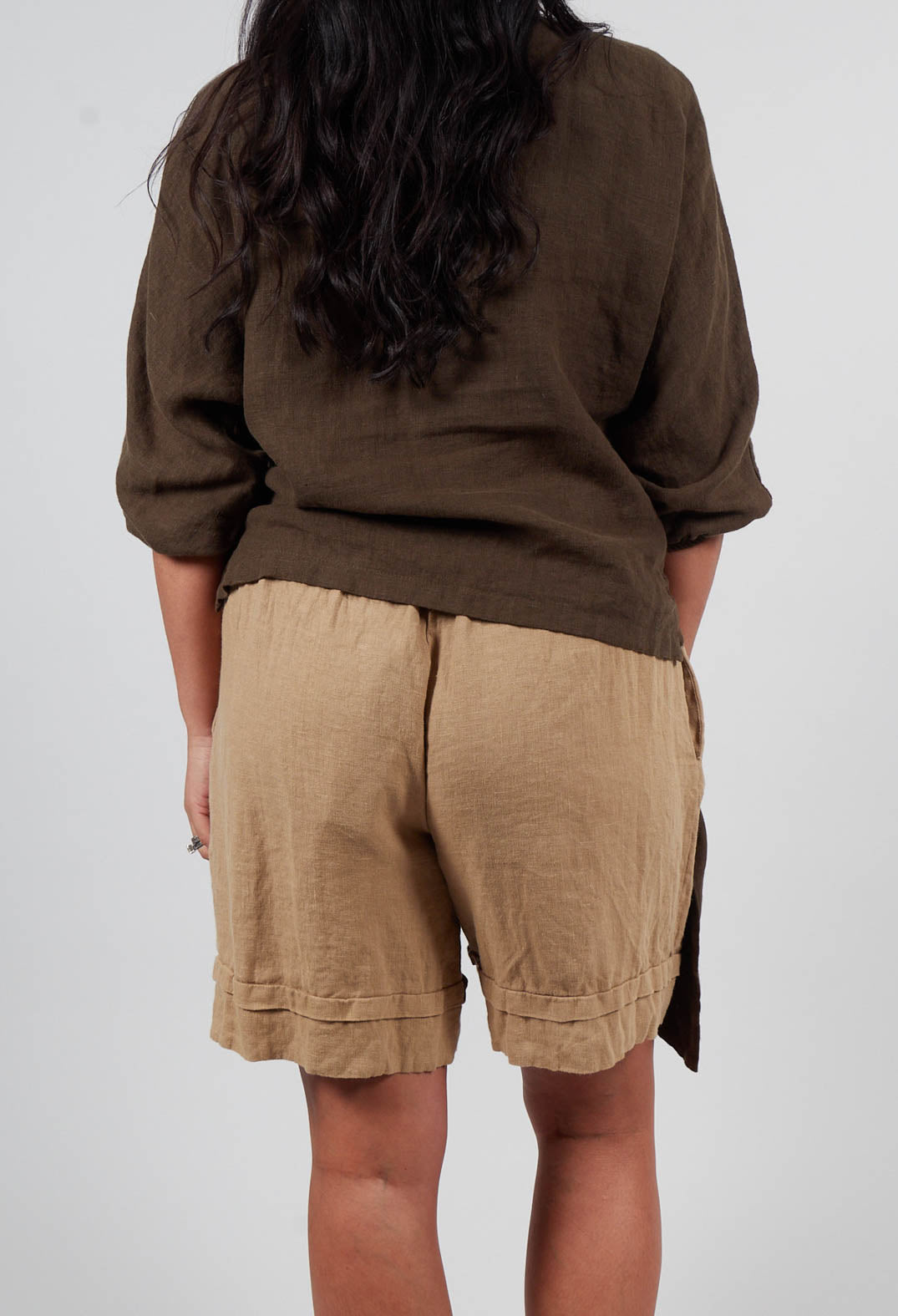 Linen Shorts in Khaki