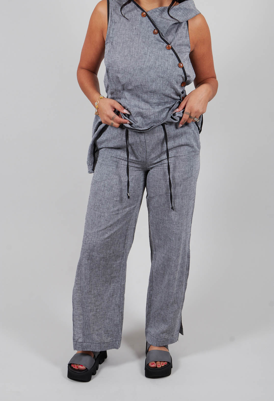 Linen Trousers in Grey