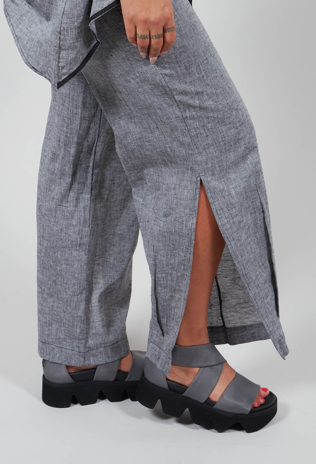 Linen Trousers in Grey