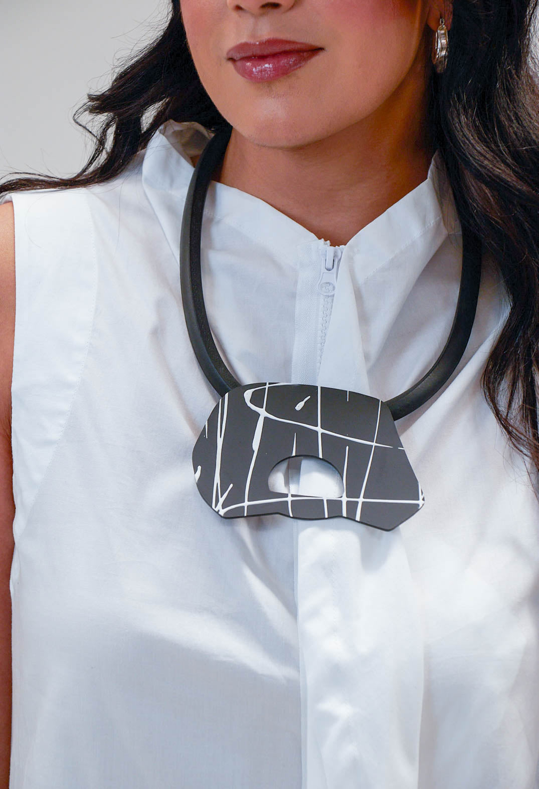 Cutout Pendant Necklace in Black