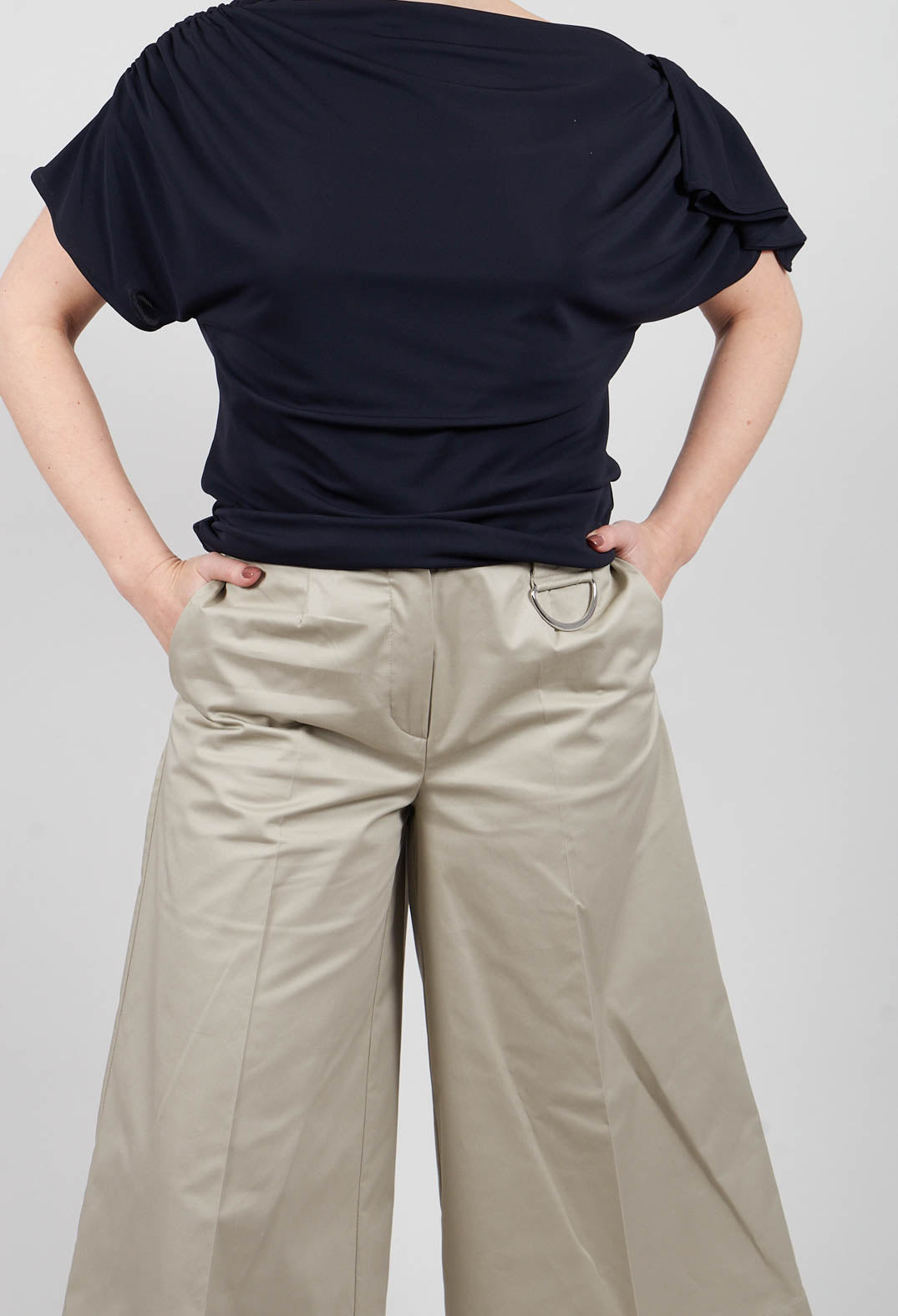 Cropped Trousers in Sponge
