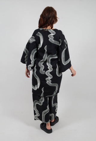 Hikazu Raglan Dress in Black & White