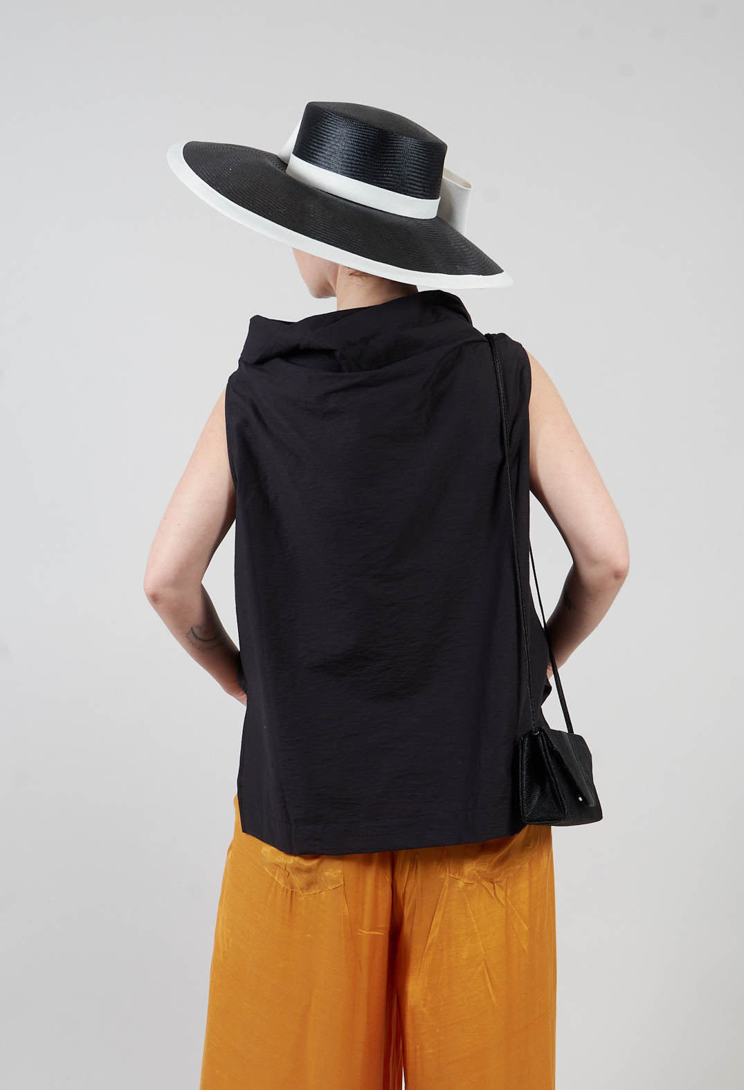 Diagonal Top in Black