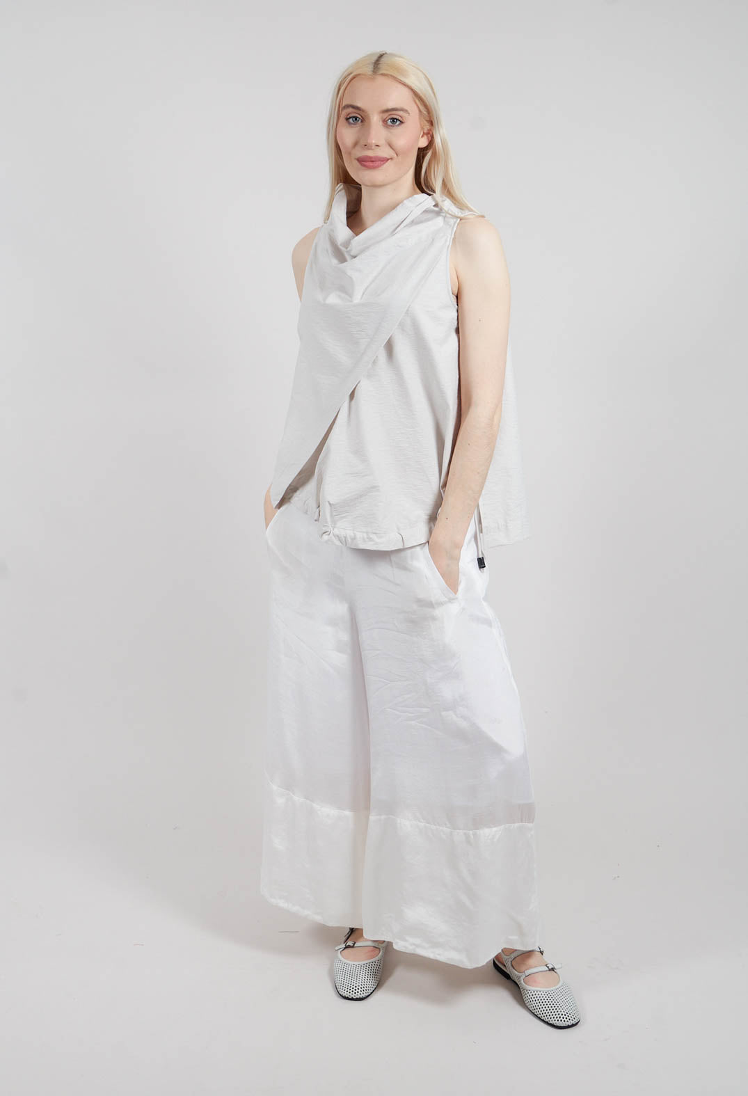 Diagonal Top in Beige