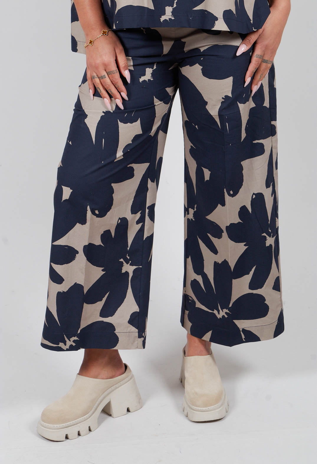 Straight Leg Trousers in Stampa Corda and Comet