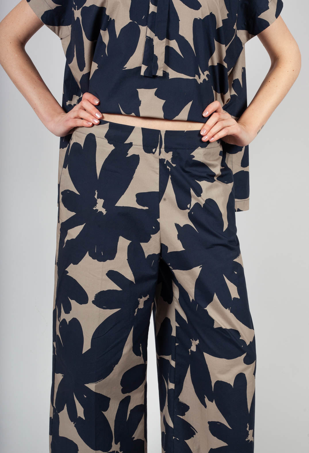 Straight Leg Trousers in Stampa Corda and Comet