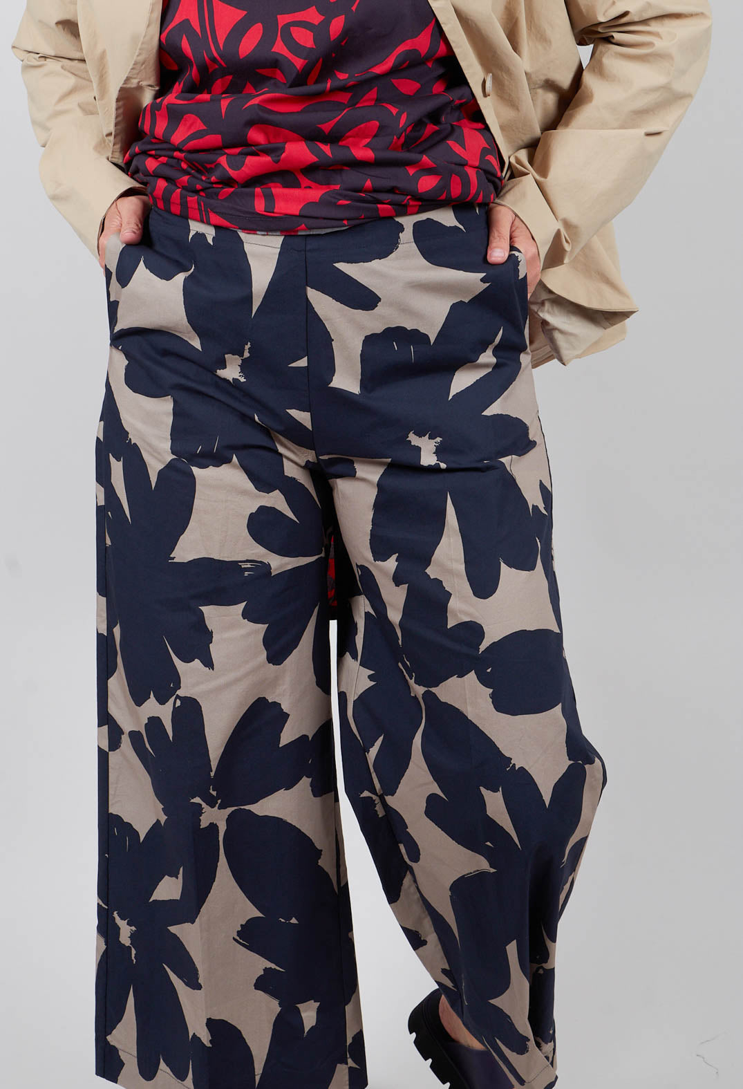 Straight Leg Trousers in Stampa Corda and Comet