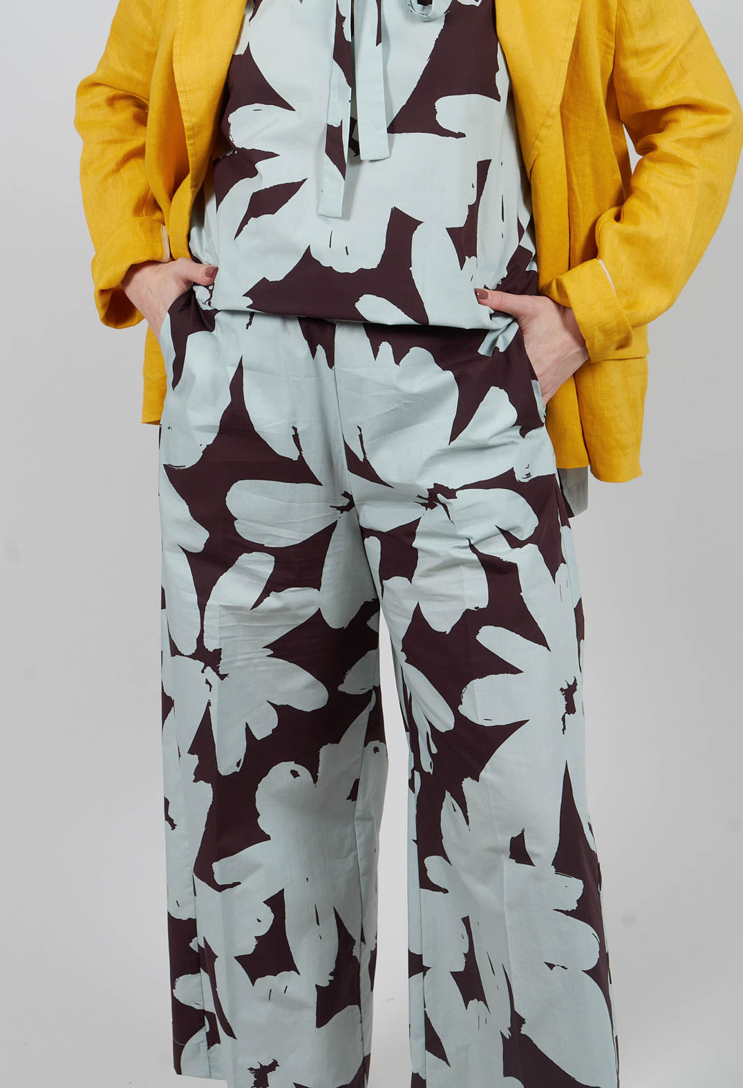 Straight Leg Trousers in Stampa Moka and Menta