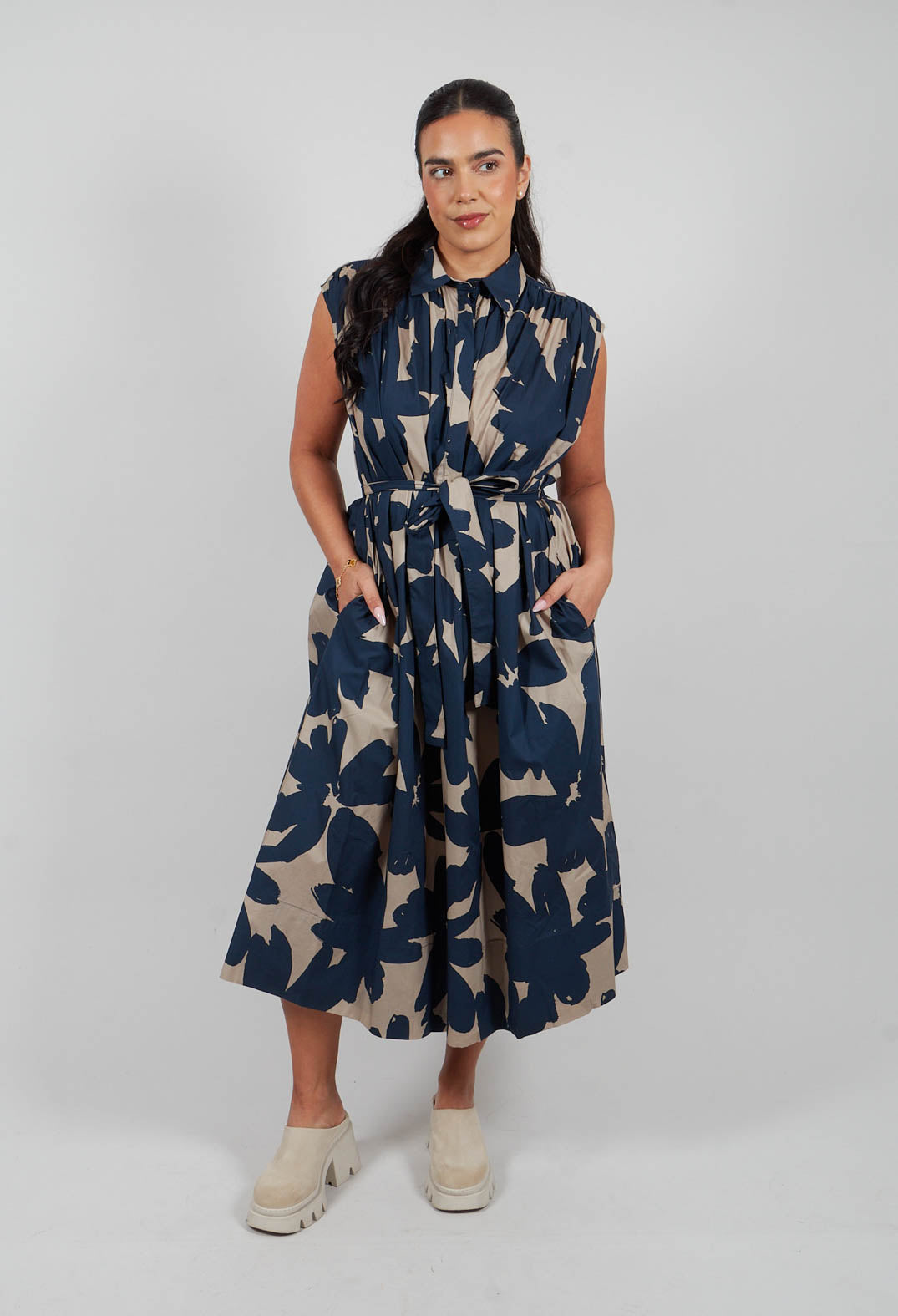 Sleeveless Shirt Dress in Stampa Corda and Comet