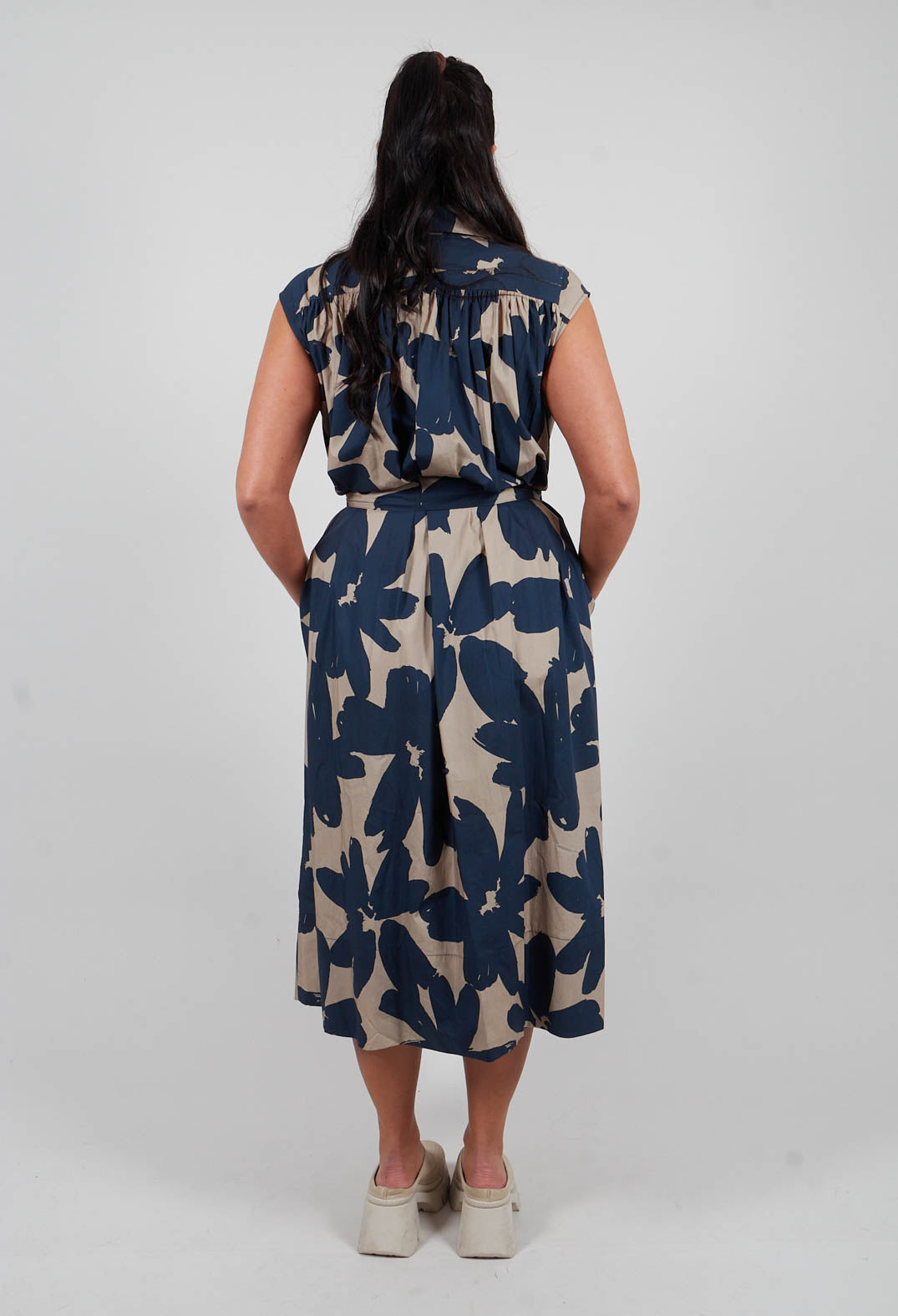 Sleeveless Shirt Dress in Stampa Corda and Comet