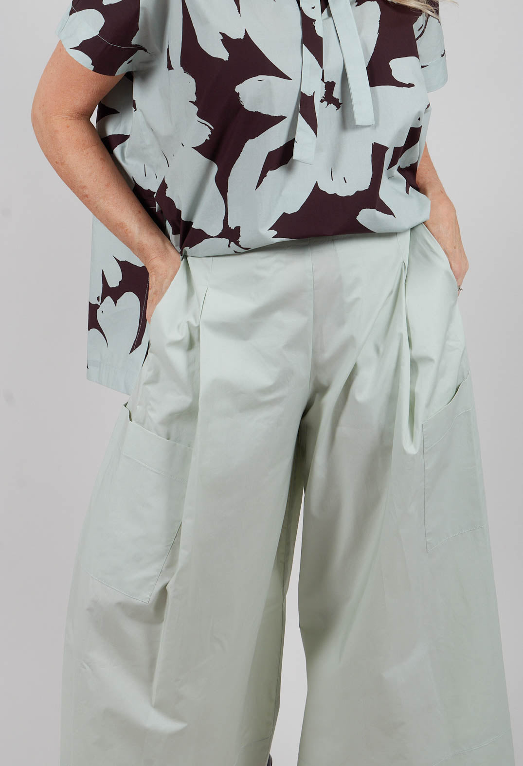 Wide Leg Trousers in Menta