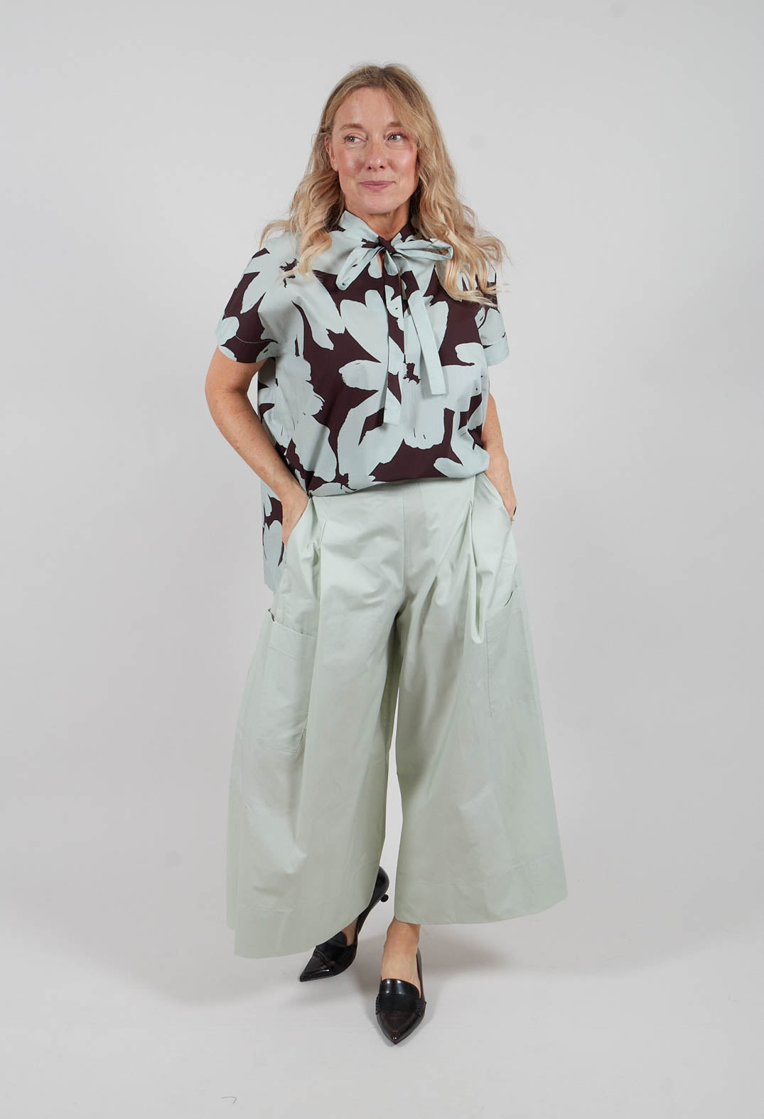 Wide Leg Trousers in Menta