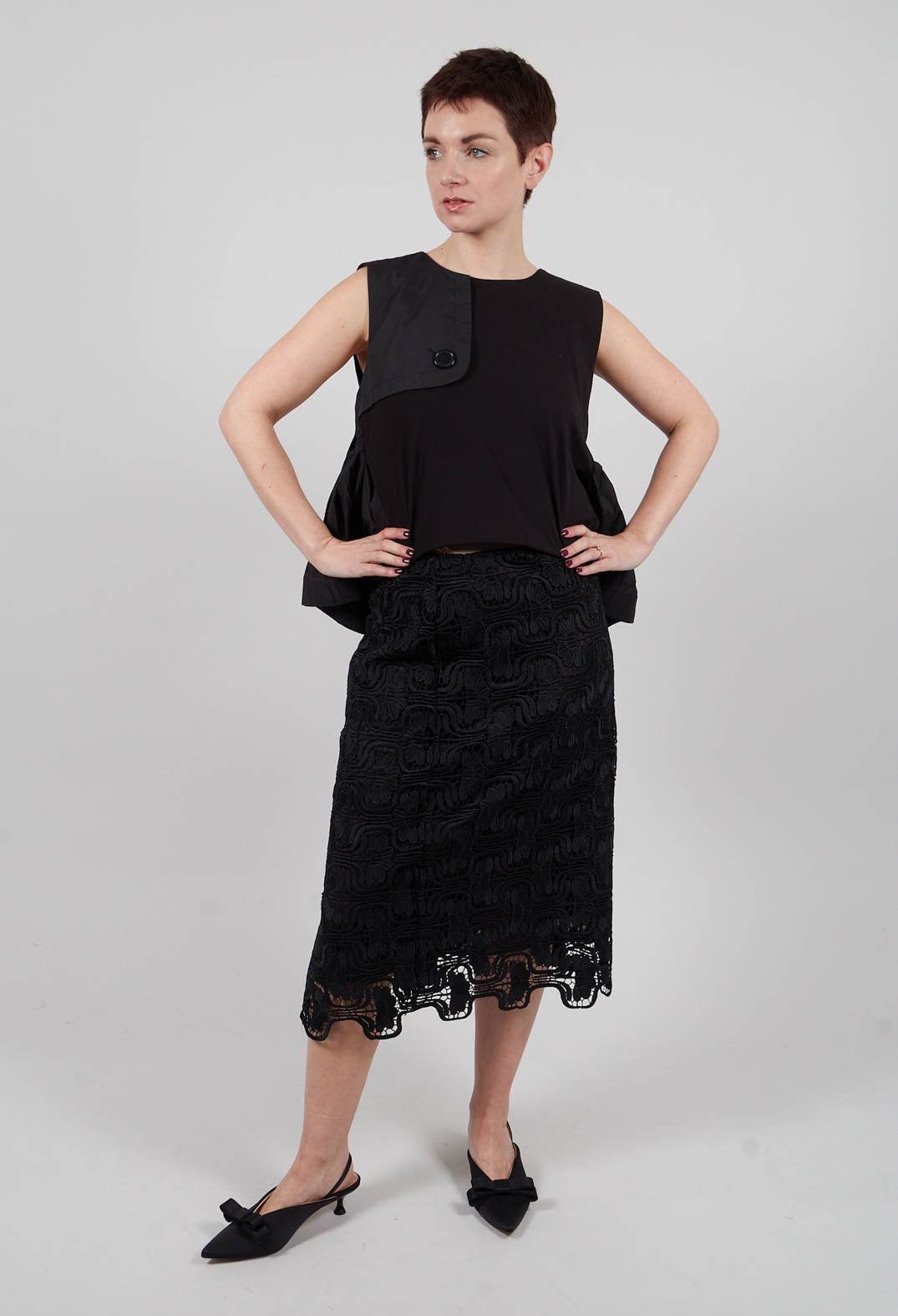 Cut Work Pencil Skirt in Nero