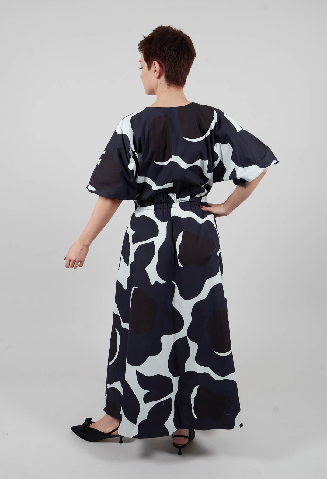 Gathered Sleeve Dress in St. Comet and Nero