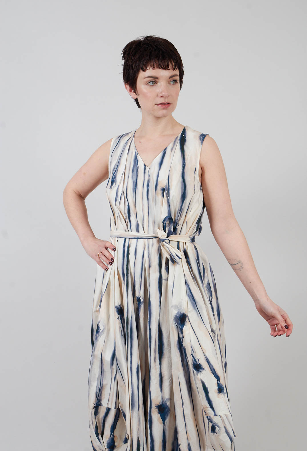 Smolder Dress in Beige and Blue