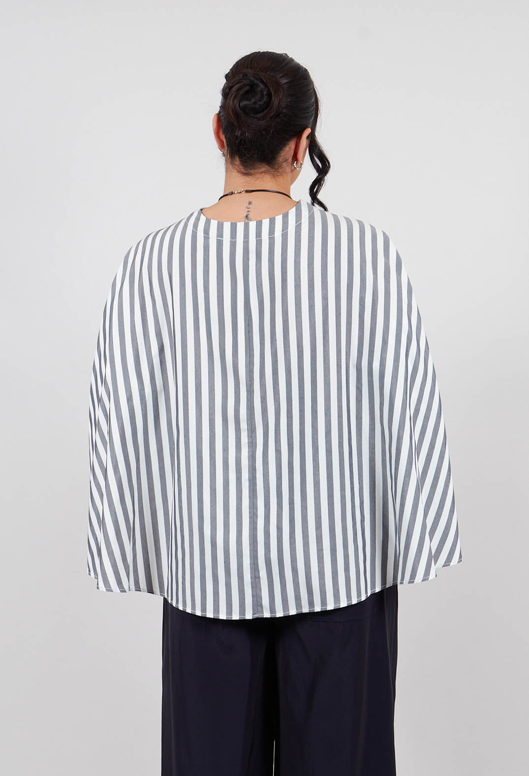 Shirt in White Grey