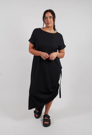 Oversized Dress in Technic Fluid Black