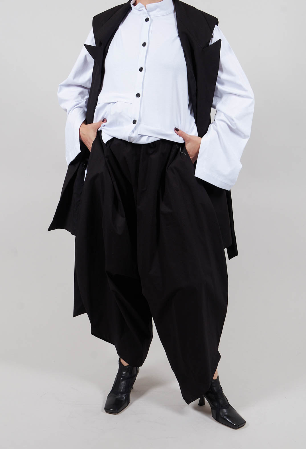 Unisex Stretch Trousers in Black