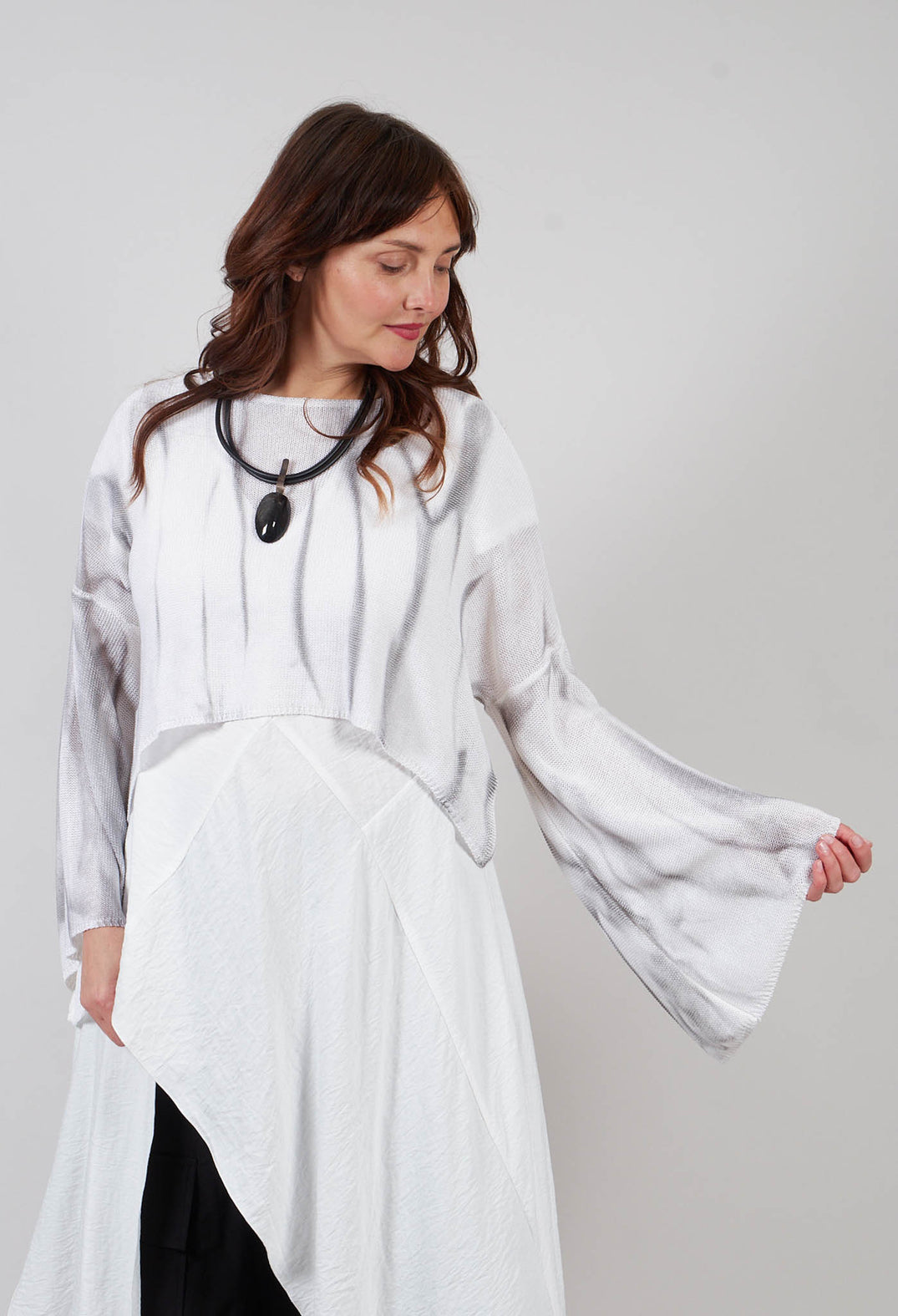 Cropped Sweater in 7 Treatment Spray White
