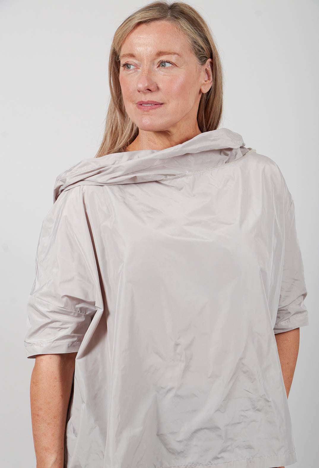 Giz Top in Grey Beige