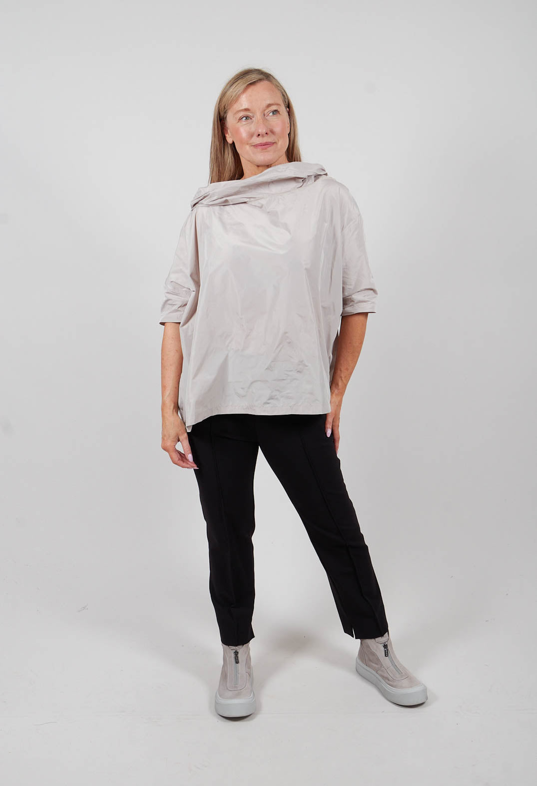 Giz Top in Grey Beige