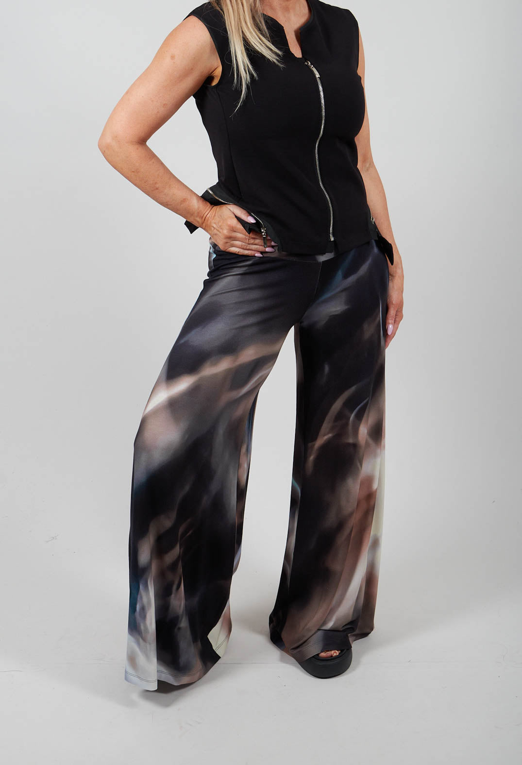 Rust trousers in Black Beige Colourful